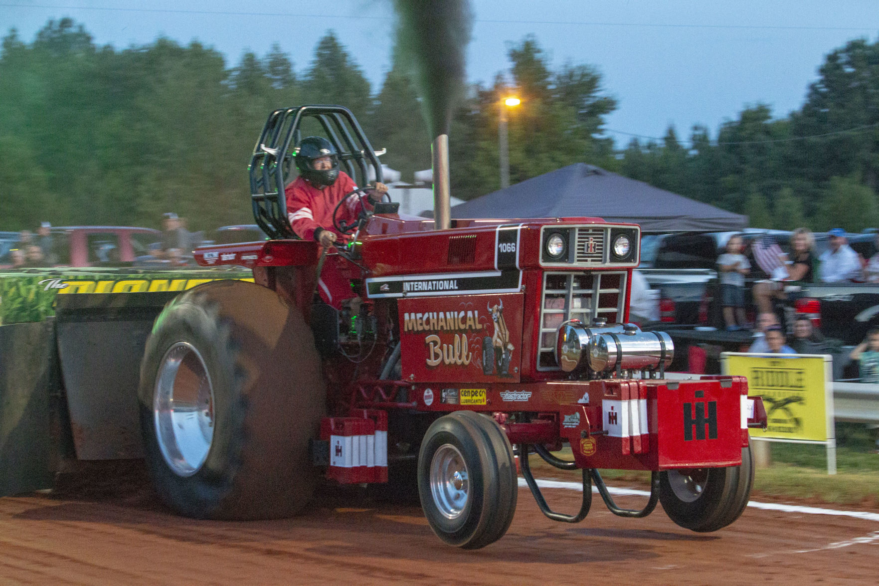 TractorPull10.JPG